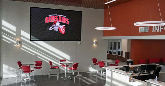 165英寸LED显示屏如何提升贝克斯菲尔德学院的学生体验